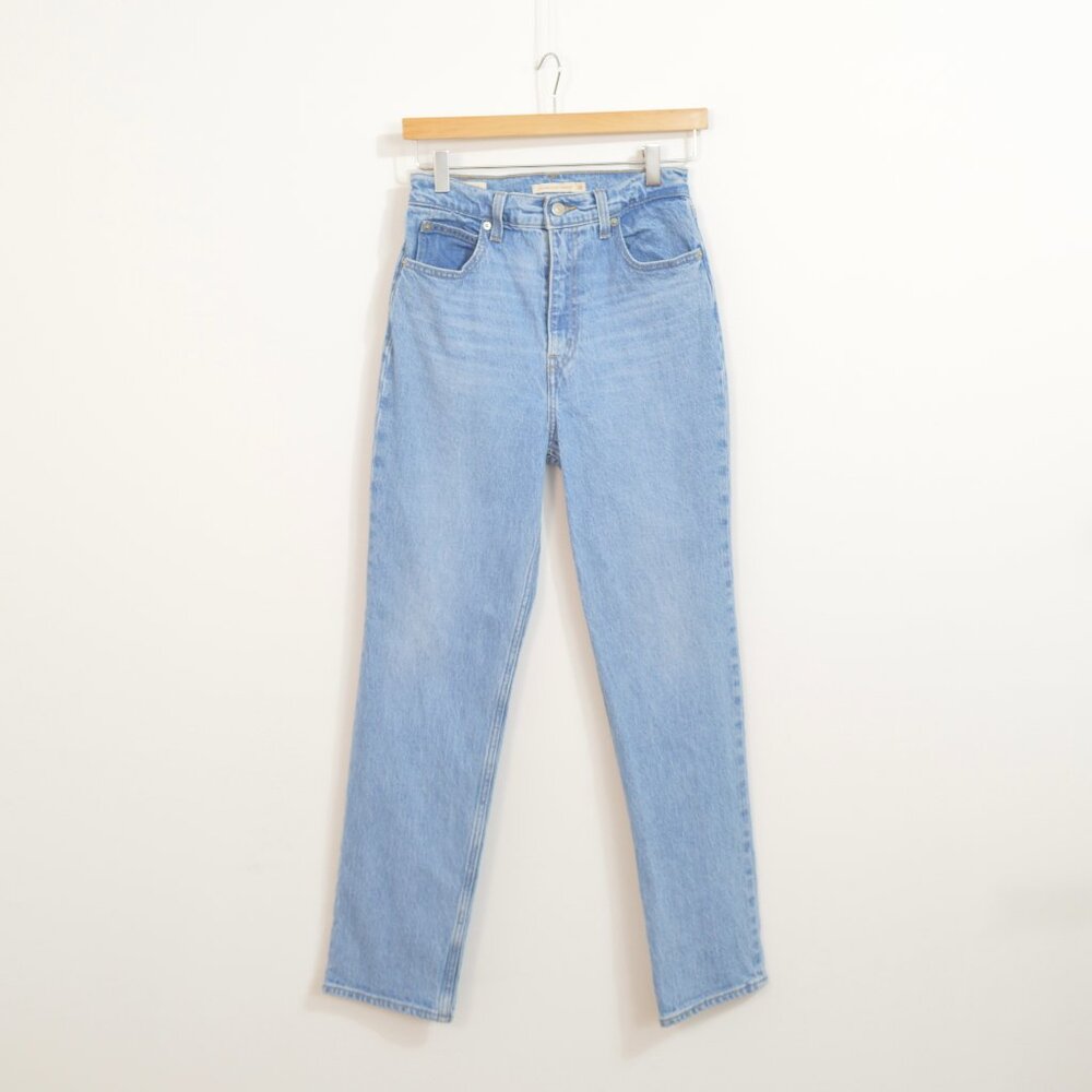 levi's 70's high slim straight light wash size 26
